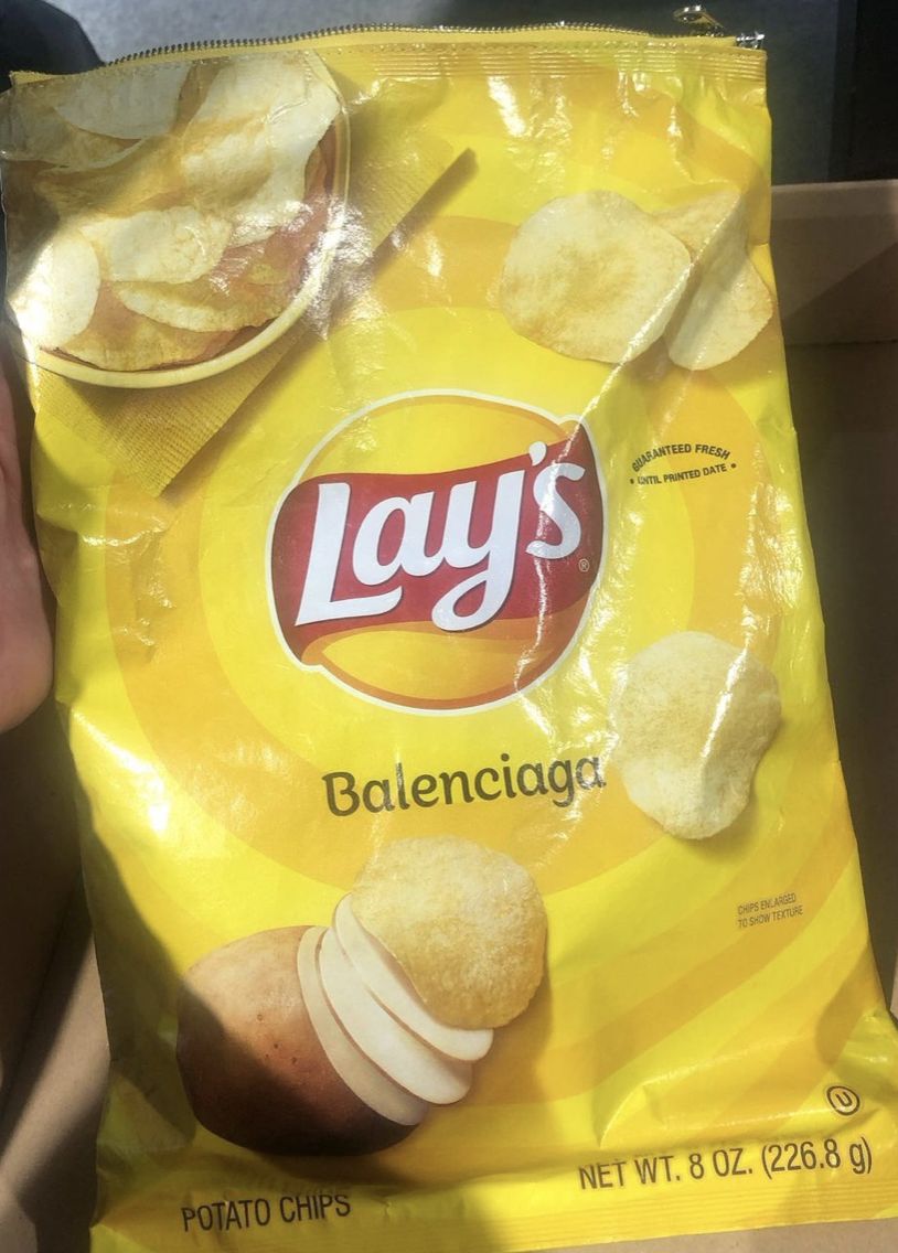 Tas Balenciaga X Lay's Rp 27 Juta, Netizen Bandingkan dengan Tas Rp 46 Ribu dari China