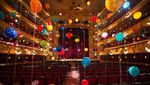 Uniknya Gedung Teater Berubah Jadi Taman Penuh Balon!