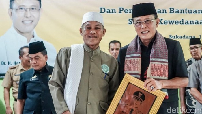 Bupati Ciamis Herdiat Sunarya.