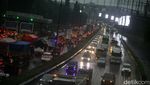 Diguyur Hujan, Tol JORR Arah Fatmawati Merah