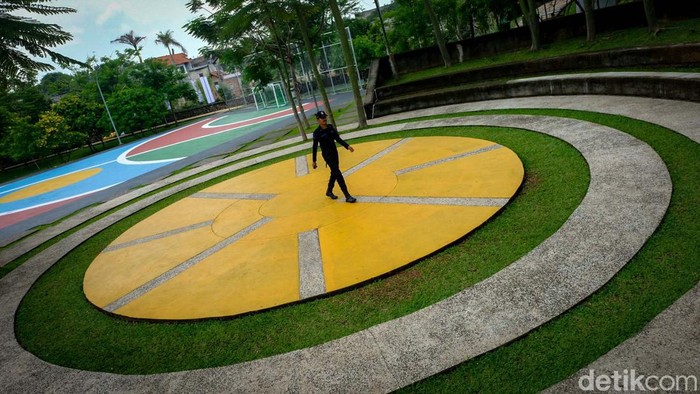 Diresmikan Anies, TMB Delonix Jaktim Cocok Jadi Spot Refreshing Taman Delonix di Jaktim menjadi salah satu dari 100 Taman Maju Bersama (TMB) yang diresmikan Gubernur DKI Anies Baswedan. Tempat ini cocok jadi spot refreshing.