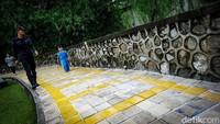 Warga juga bisa piknik di TMB Delonix. 