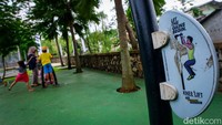 Dalam proses pembangunannya, Anies menjelaskan TMB ini dikerjakan dengan pola yang disesuaikan dengan kebutuhan masyarakat setempat. Di mana, warga dilibatkan dalam proses perancangan.