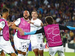 El Barca kecolongan kembali pada menit ke-89, Inter kembali unggul dari gol Robin Gosens. AP/Joan Monfort