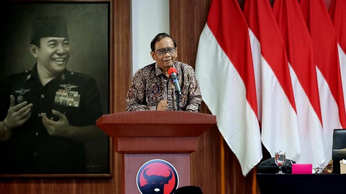 Forum Group Discussion dengan tema Reformasi Sistem Hukum Nasional: Pendekatan Ideologi, Konstitusi dan Budaya Hukum di Sekolah PDI Perjuangan, Lenteng Agung, Jakarta Selatan, Kamis (13/10/2022).