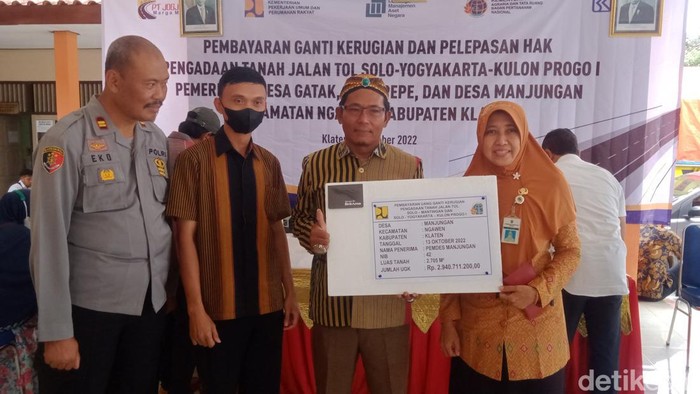 Dua kades di Kecamatan Ngawen, Klaten menerima UGR tol tanah kas desa.