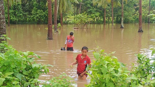 Hujan deras sejak Kamis (13/10/2022) dini hari menyebabkan banjir di sejumlah titik di Jembrana, Bali.