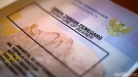 Paspor yang baru juga sudah disertakan kolom tanda tangan.