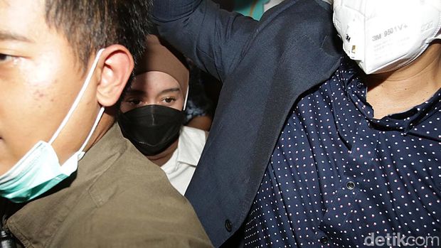 Momen Lesti Kejora datang ke Polres Jakarta Selatan