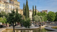 Cours Julien, Marseille, Prancis di posisi ke-10. Dulunya merupakan rumah bagi pasar terbuka kota dan hari ini jadi surga bagi toko buku bekas, tempat pertunjukan musik, dan seni jalanan (Foto: CNN)