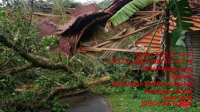 Longsor Melanda Kawasan Gunung Geulis Bogor, 4 Vila Tertimpa (dok BPBD Kabupaten Bogor)