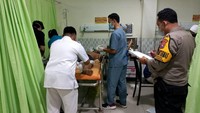 Tiga korban luka dibawa ke RSUD Nganjuk (Foto: Dok. Polsek Wilangan)
