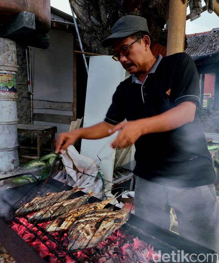 Pecak bandeng di Serang, Banten Pecak bandeng di Serang, Banten