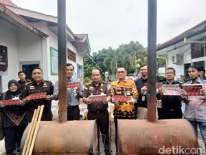 204 Ribu Batang Rokok Tanpa Pita Cukai di Asahan Dimusnahkan