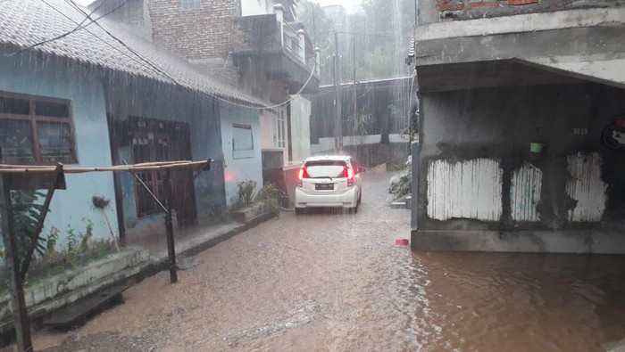 Penampakan banjir di RW 07 Kecamatan Wonosari, Semarang Kamis (13/10/2022) sekitar pukul 15.00 WIB tadi.