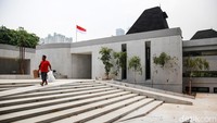 Anies memandang pembangunan taman di area Makam TPU Karet Bivak itu sebagai bentuk bangsa ini mengambil pembelajaran serta keteladanan dari tokoh-tokoh bangsa yang telah wafat. Mengingat, TPU Karet Bivak merupakan tempat peristirahatan terakhir sejumlah tokoh bangsa yang dimakamkan di Jakarta.