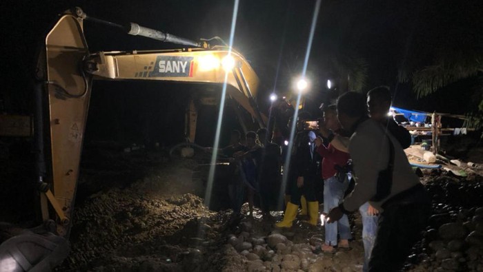 Penggerebakan tambang emas ilegal di Koto Tangah (Dok. Istimewa)