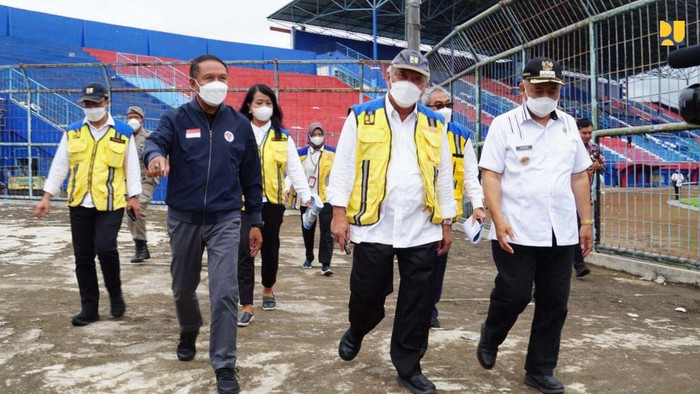 Komite Keandalan Bangunan Gedung (KKBG) telah melakukan audit teknis/evaluasi Stadion Kanjuruhan. Ada tujuh rekomendasi hasil audit tim evaluasi.