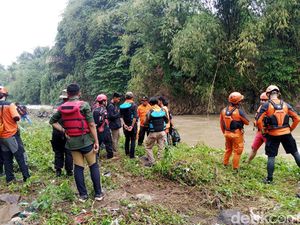 Pencarian Pemotor Wanita Hilang Terseret Arus Air di Subang Dihentikan