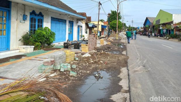 Proyek di Jalan Mojo, Kecamatan Pasar Kliwon, Kota Solo, yang mandek.