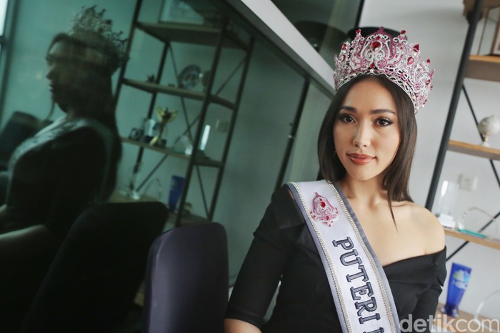 Puteri Indonesia 2022, Laksmi Shari De Neefe Puteri Indonesia 2022, Laksmi Shari De Neefe, melakukan wawancara di Gedung Trans TV, Jakarta Selatan, Kamis (13/10/2022).