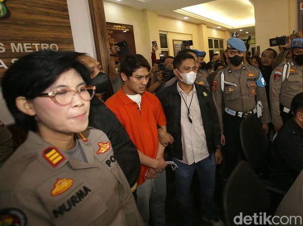 Penampakan Rizky Billar Saat Jadi Tersangka KDRT ke Lesti Kejora