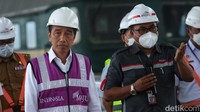 Dalam kesempatan tersebut, Presiden juga menegaskan bahwa proyek KCJB ini merupakan kerja sama antara pemerintah Indonesia dan pemerintah Tiongkok. Meskipun sempat mengalami kendala dalam pembangunan beberapa terowongan, namun Presiden menargetkan proyek tersebut akan mulai beroperasi pada Juni mendatang.