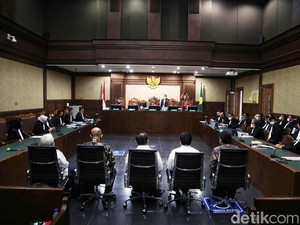 Eks Dirjen Daglu Divonis 3 Tahun Bui di Kasus Minyak Goreng