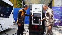Corporate Secretary DAMRI, Akhmad Zulfikri, menuturkan, SPKLU ini merupakan salah satu peran DAMRI dalam mendukung program kendaraan bermotor listrik berbasis baterai, dengan tujuan mampu mendorong penciptaan industri yang tidak hanya berteknologi dan bernilai tambah tinggi, tetapi juga berkaitan erat dengan paradigma baru pembangunan ekonomi hijau dan berkelanjutan. 