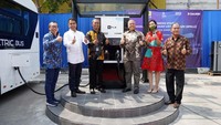 Tarif yang dikenakan untuk pengisian di SPKLU DAMRI sebesar Rp 2.466/KWh. DAMRI terus menggencarkan upayanya untuk mengajak seluruh mitra agar menggunakan SPKLU DAMRI di Kemayoran.
