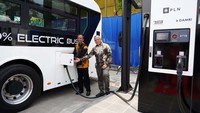 Stasiun Pengisian Kendaraan Listrik Umum (SPKLU) ini memiliki banyak keunggulan, salah satunya yakni memiliki spesifikasi dengan kapasitas pengisian sebesar 200 KW dengan type Gun CCS2 seperti standar yang digunakan pabrikan mobil listrik.