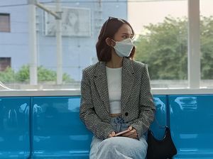 5 Tips Tampil Stylish di Musim Hujan ala Tokopedia & Leona Agustine