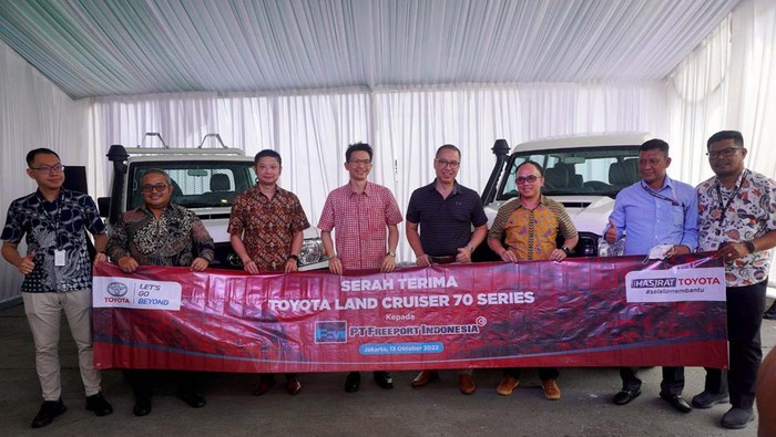 Toyota Land Cruiser Seri 70 Jadi Andalan Freeport Indonesia Toyota Land Cruiser (LC) seri 70 dikenal tangguh di berbagai medan. Mobil ini pun menjadi kendaraan andalan PT Freeport Indonesia.