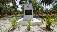 Di kawasan ini juga terdapat tugu tapal batas.