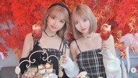 Chie dan Chika kerap memamerkan aktivitasnya di Instagram yoshikawachie_16. Salah satu yang mencuri perhatian adalah momen mereka ketika menikmati ragam makanan enak.