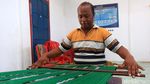 Wow! Semua Wanita di Desa Ini Ahli Menenun Lho