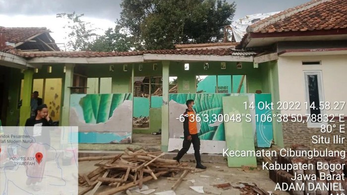 Atap Ponpes di Cibungbulang Bogor Ambruk Diterpa Angin (Foto: dok BPBD Kabupaten Bogor)