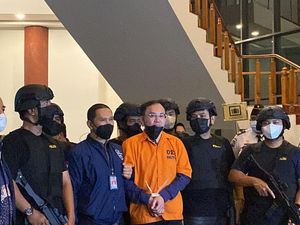 Sidang Tuntutan Bos Judi Onlie Apin BK Dilanjutkan 12 Juni
