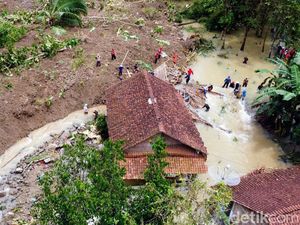 Update Terkini Banjir-Longsor di 81 Desa Kebumen