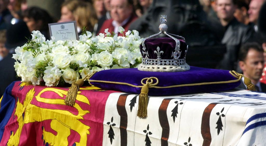 LONDON, UNITED KINGDOM - APRIL 05:  The Coffin Of  The Queen Mother With A Wreath From The Queen. The Message 