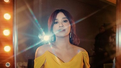 8 Gaya Brisia Jodie yang Viral Ngaku Kena Karma Karena Pacari Eks Marion Jola