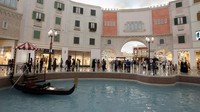 Villagio Mall yang berada di Doha, Qatar membuat pengunjung takjub akan konsepnya. 