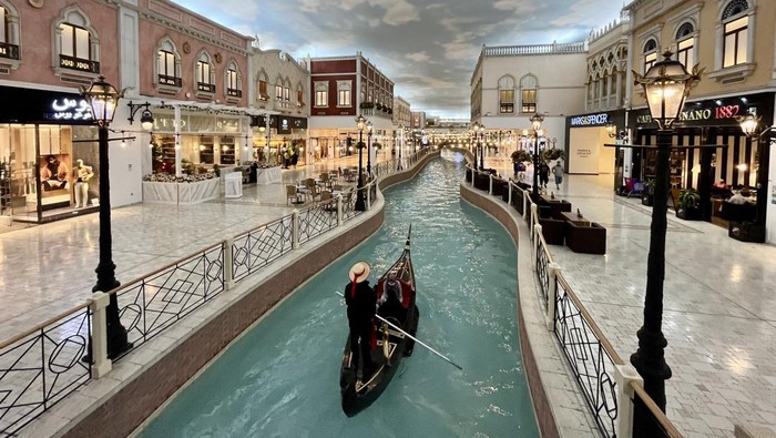 A picture shows the interior of the Villagio Mall in Qatar's capital Doha, on October 12, 2022, ahead of the FIFA 2022 football World Cup. (Photo by Giuseppe CACACE / AFP) (Photo by GIUSEPPE CACACE/AFP via Getty Images)