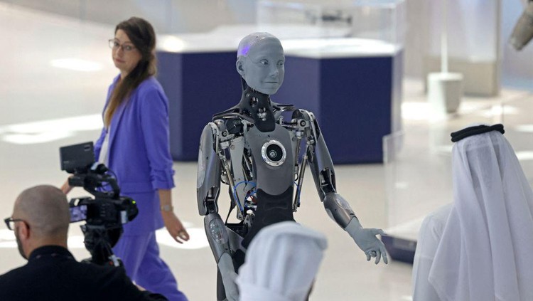 The Ameca humanoid robot greets visitors at Dubais Museum of the Future, on October 11, 2022. (Photo by Karim SAHIB / AFP) (Photo by KARIM SAHIB/AFP via Getty Images)