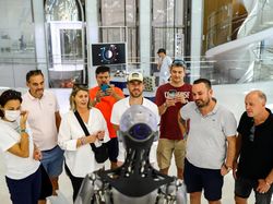 Canggih! Robot Manusia Ameca Sapa Pengunjung Museum di Dubai