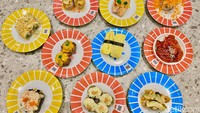 Puluhan menu sushi tersedia di sini. Kategorinya mulai dari gunkan, makimono, sampai sushi fusion!
