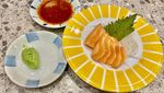 Oishii! Di Tokio Sushi Bisa Makan Salmon Mentai Enak Rp 15.000