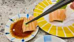 Oishii! Di Tokio Sushi Bisa Makan Salmon Mentai Enak Rp 15.000