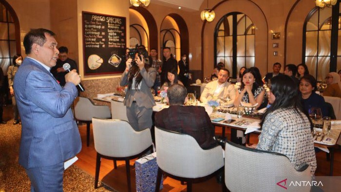 Dubes RI promosikan wisata Indonesia di depan media China.