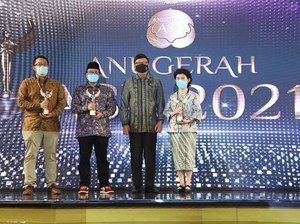 Kisah Dosen Firman, Bagi-bagi Buku Pakai Motor-Raih Penghargaan ASN Inspiratif